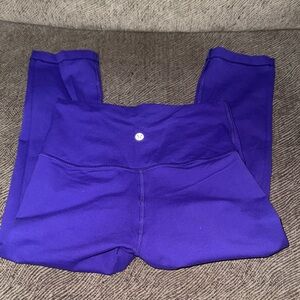 lululemon athletica purple Leggings can fold or be rolled with the hit as well